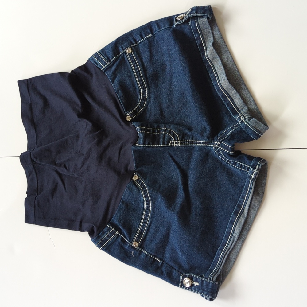 Bella Vida Maternity shorts